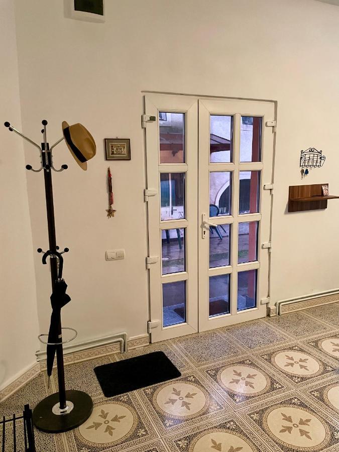 Mosaico Alfetta Hostel Тимишоара Экстерьер фото